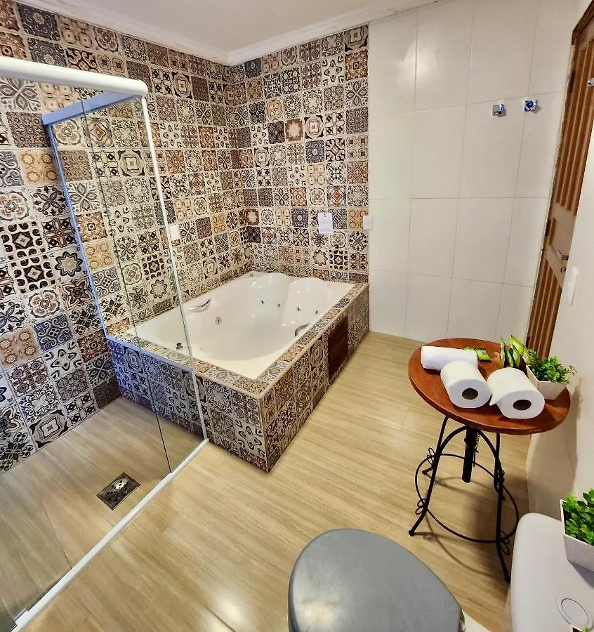 Hotel Pousada Bliss House - Opcoes De Suites Com Hidromassagem Campos do Jordão