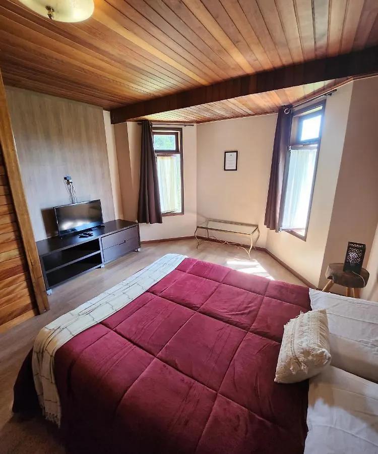 Pousada Bliss House - Opcoes De Suites Com Hidromassagem Campos do Jordão